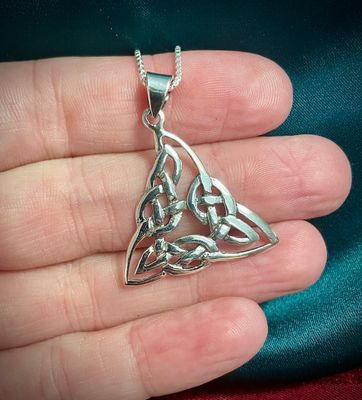 Sterling silver Celtic triquetra pendant necklace, Irish jewelry, Celtic knot design, on hand. 