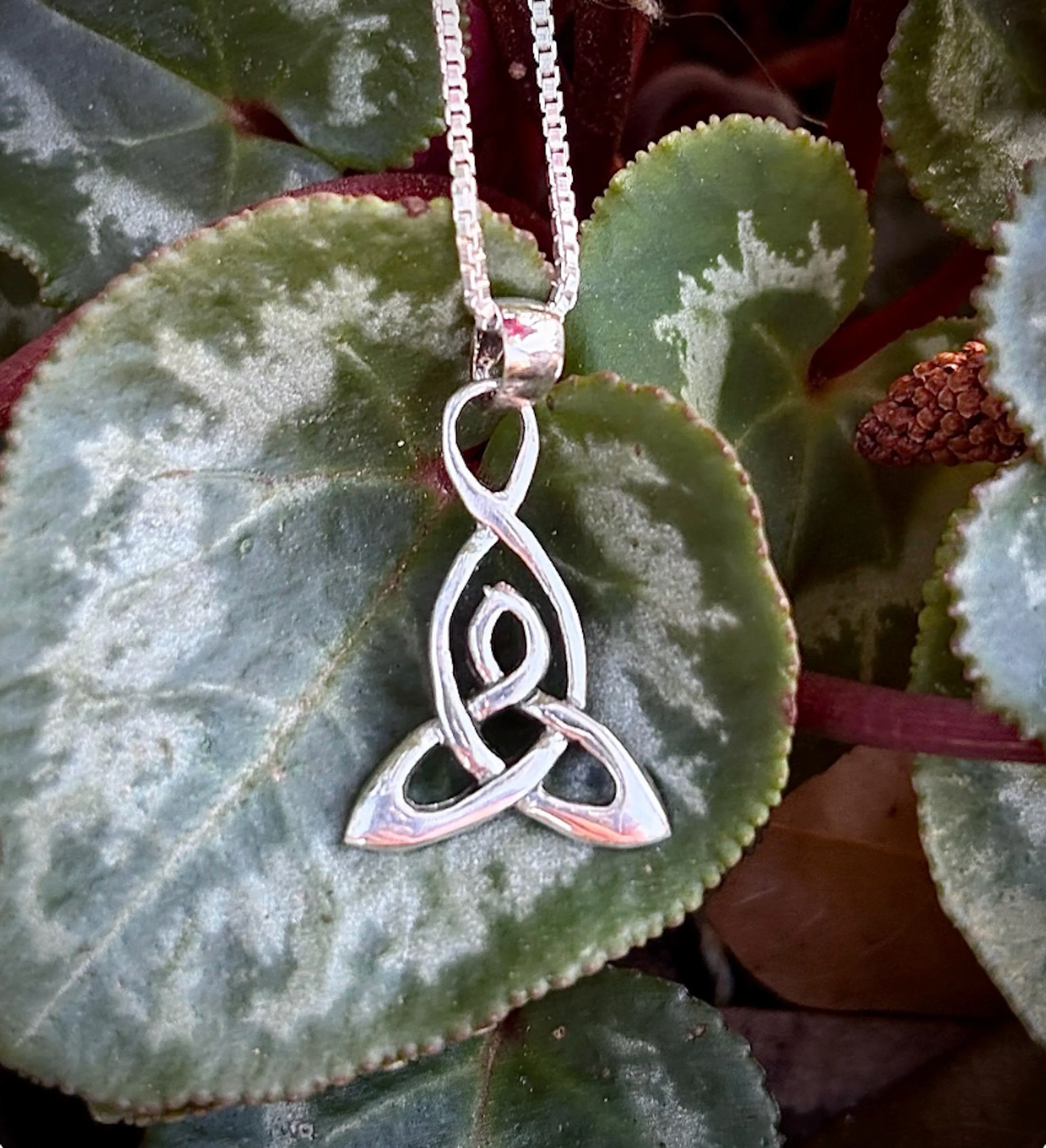 Sterling Silver Celtic Motherhood Trinity Knot Pendant Necklace on Leaf